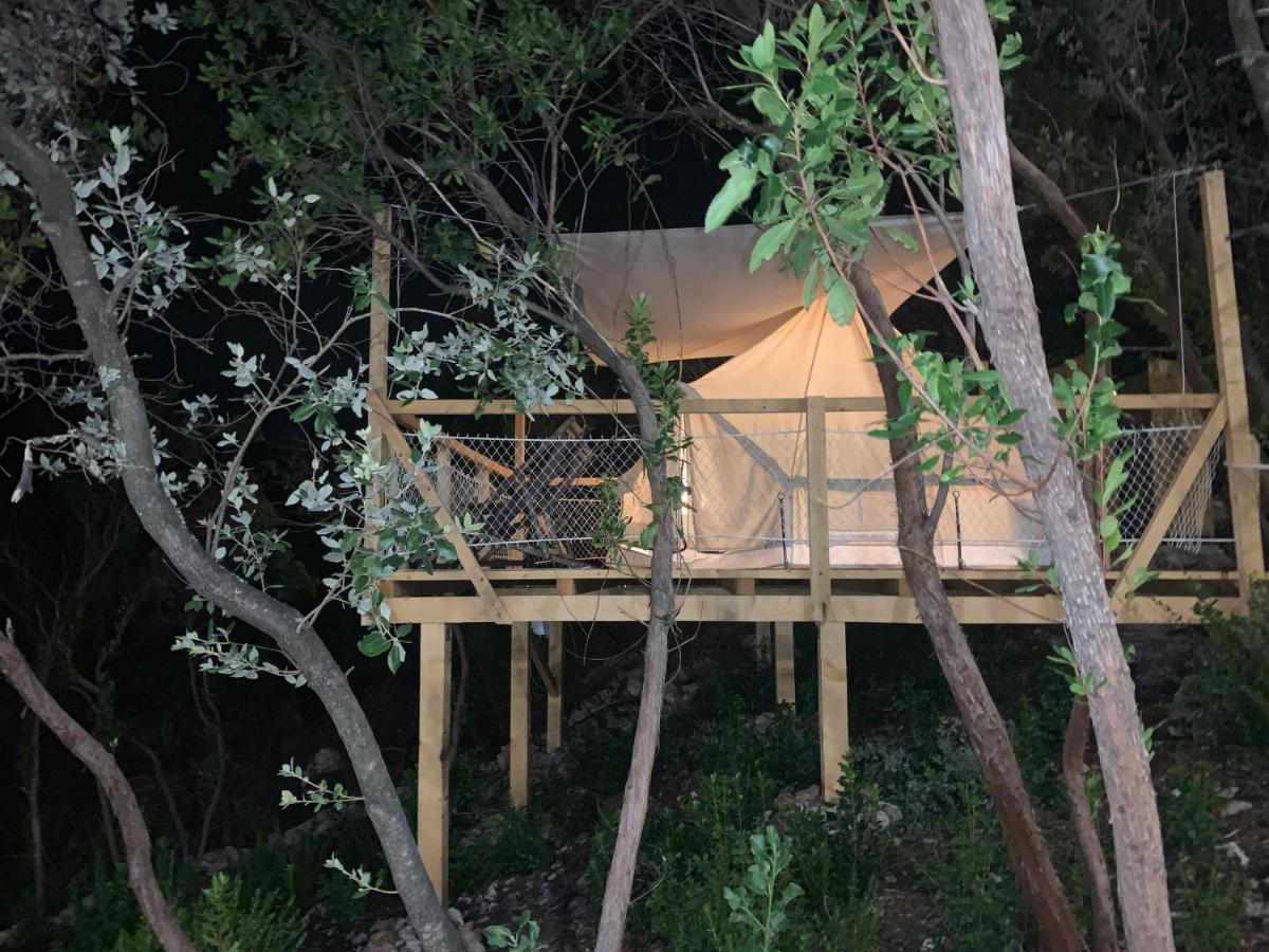 Bigova Glamping *
